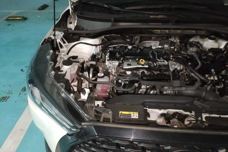 Used Toyota Corolla Cross 2024 2.0L Smart Electric Hybrid Dual-Engine Pioneer Edition Engine Bay Right