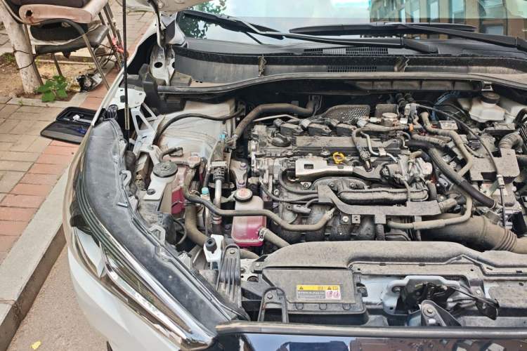 Used Toyota Corolla Cross 2024 2.0L Smart Electric Hybrid Dual-Engine Elite Edition Engine Bay Right