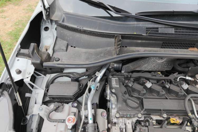 Used Toyota Corolla Cross 2024 2.0L Pioneer Edition Engine Bay Right