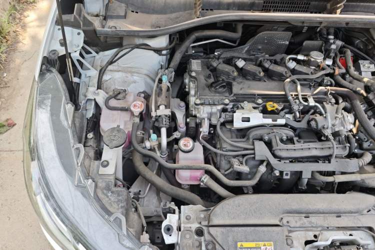 Used Toyota Corolla Cross 2024 2.0L Smart Electric Hybrid Dual-Engine Pioneer Edition Engine Bay Right