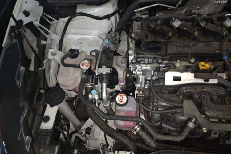 Used Toyota Corolla Cross 2024 2.0L Smart Electric Hybrid Dual-Engine Pioneer Edition Engine Bay Right