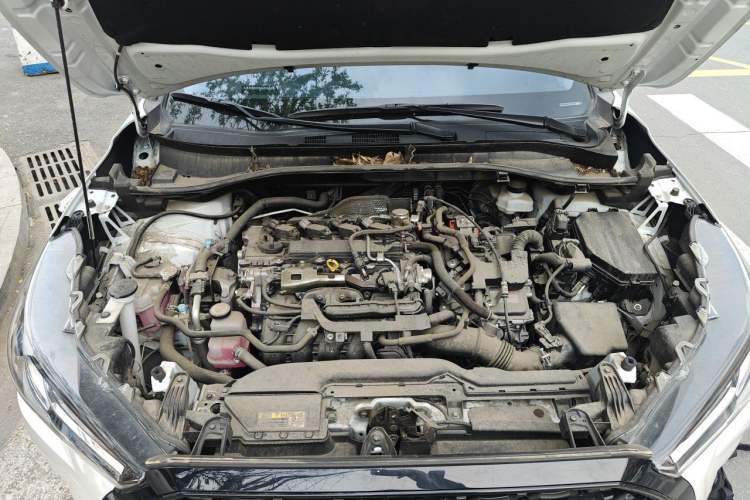 Used Toyota Corolla Cross 2024 2.0L Smart Electric Hybrid Dual-Engine Pioneer Edition Engine Bay