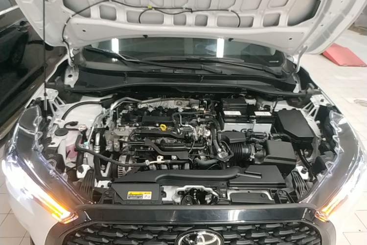 Used Toyota Corolla Cross 2024 2.0L Elite Edition Engine Bay