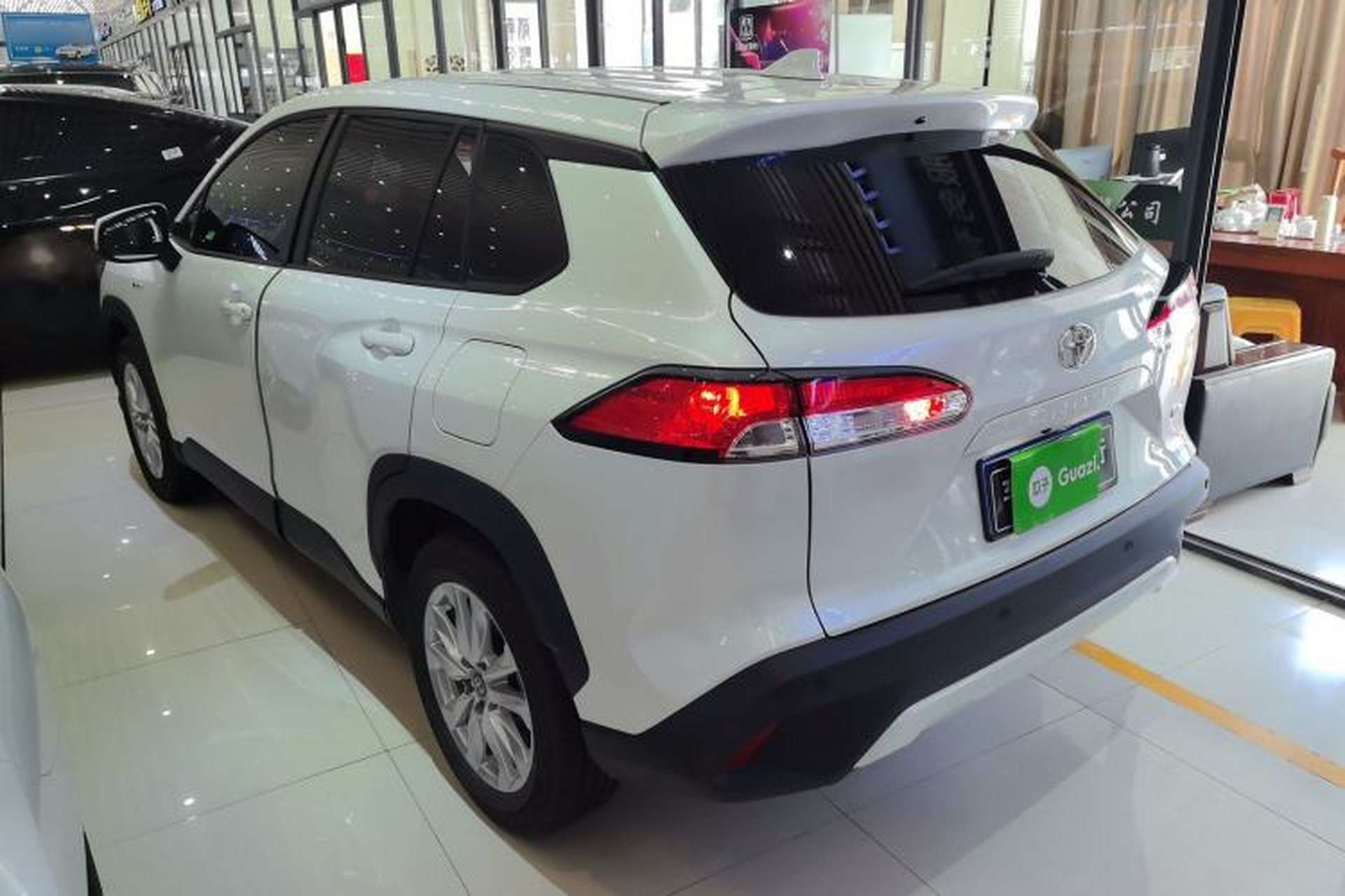 Used Toyota Corolla Cross 2024 2.0L Smart Electric Hybrid Dual-Engine Pioneer Edition Exterior 2