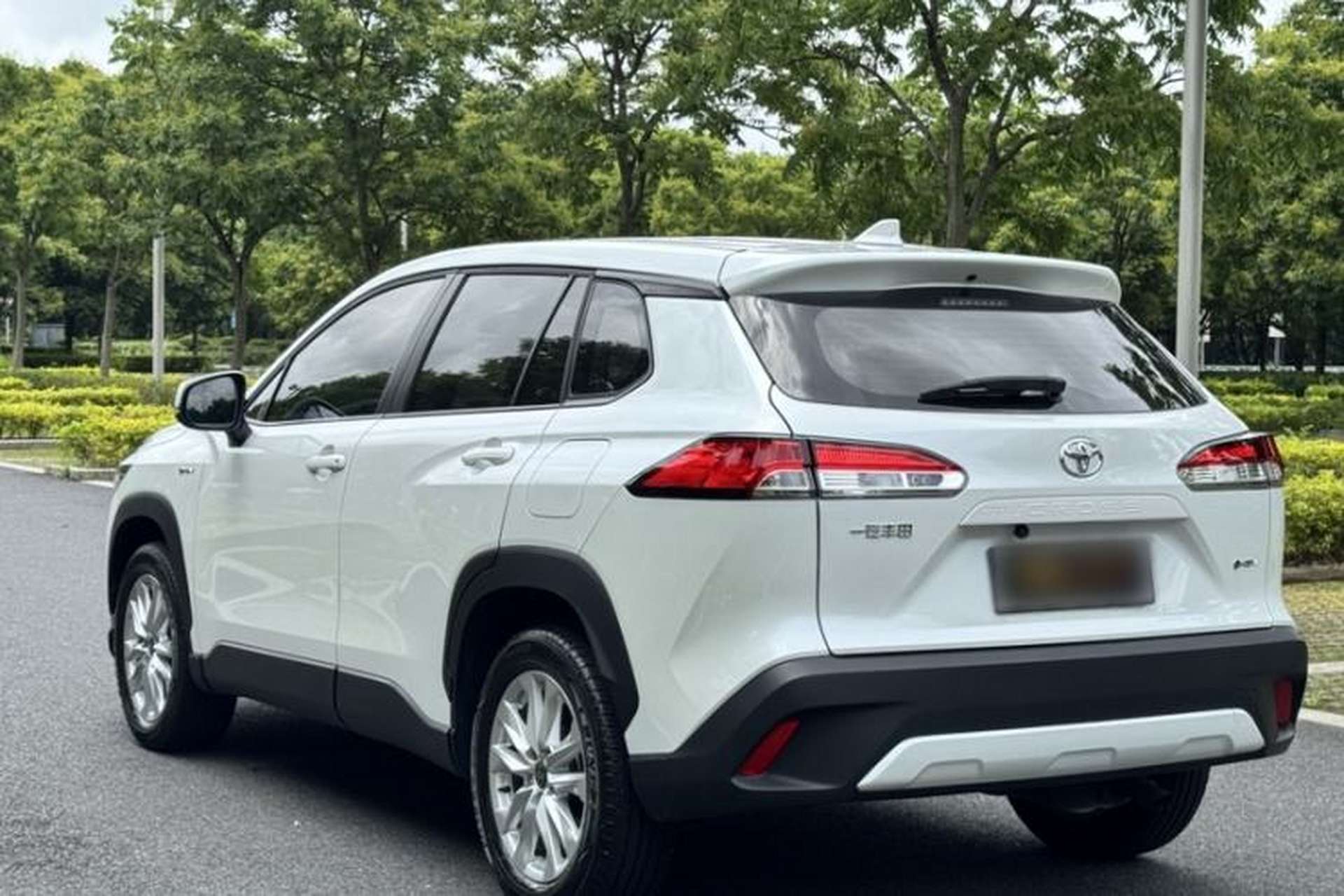 Used Toyota Corolla Cross 2024 2.0L Smart Electric Hybrid Dual-Engine Pioneer Edition Exterior 2
