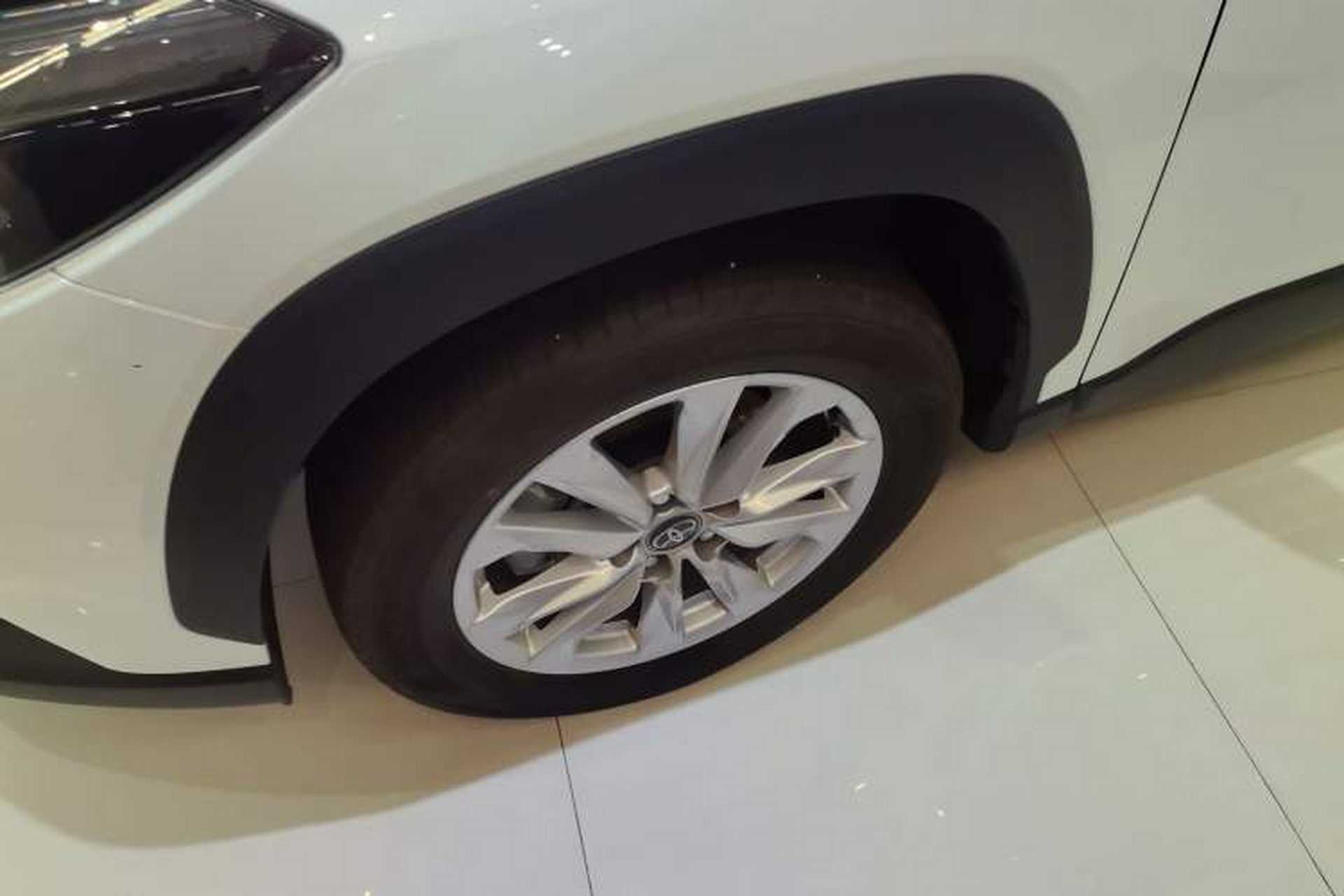 Used Toyota Corolla Cross 2024 2.0L Smart Electric Hybrid Dual-Engine Pioneer Edition Exterior 4