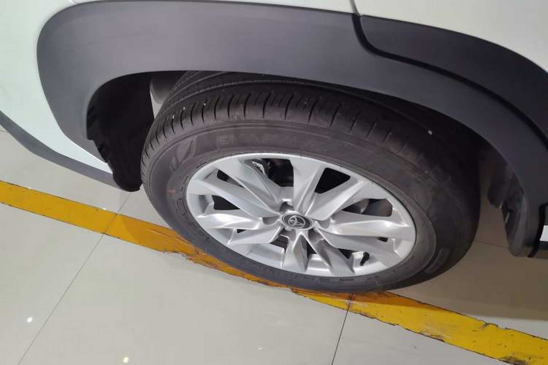 Used Toyota Corolla Cross 2024 2.0L Smart Electric Hybrid Dual-Engine Pioneer Edition Exterior 5