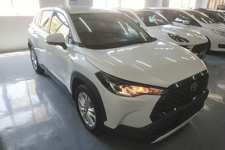 Used Toyota Corolla Cross 2024 2.0L Smart Electric Hybrid Dual-Engine Pioneer Edition Front Right 45 Deg