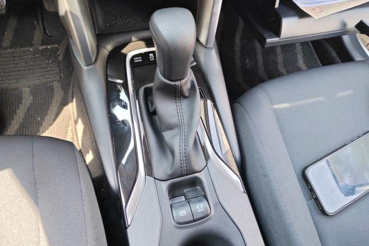 Used Toyota Corolla Cross 2024 2.0L Smart Electric Hybrid Dual-Engine Pioneer Edition Gear Lever