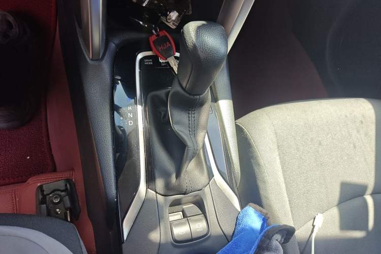Used Toyota Corolla Cross 2024 2.0L Smart Electric Hybrid Dual-Engine Pioneer Edition Gear Lever