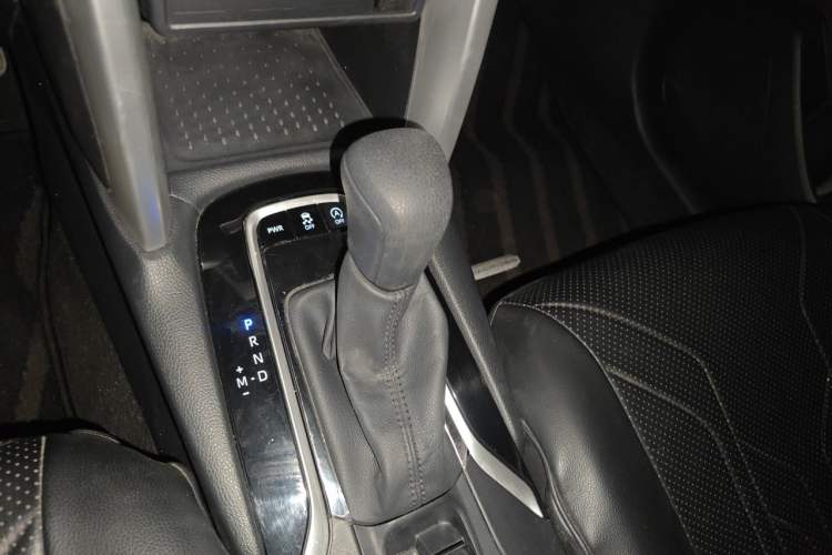 Used Toyota Corolla Cross 2024 2.0L Elite Edition Gear Lever