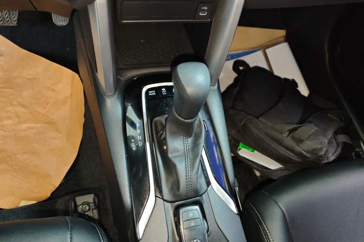 Used Toyota Corolla Cross 2024 2.0L Smart Electric Hybrid Dual-Engine Pioneer Edition Gear Lever