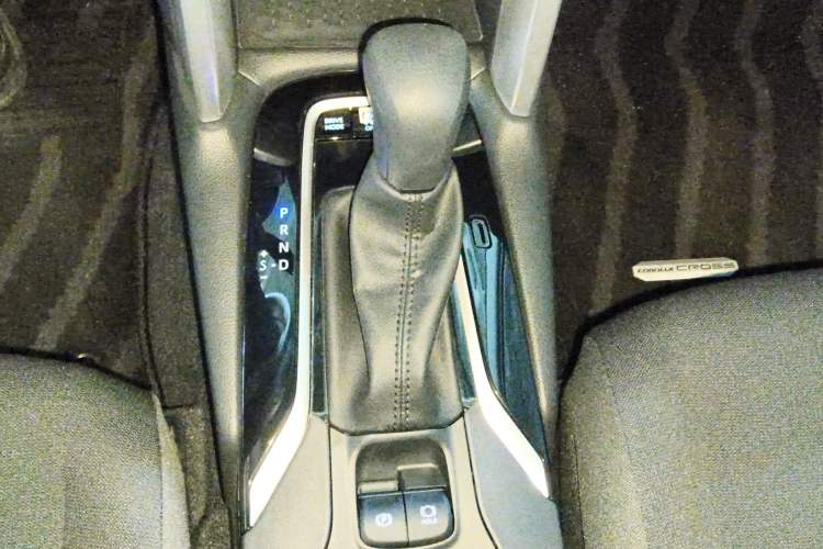 Used Toyota Corolla Cross 2024 2.0L Smart Electric Hybrid Dual-Engine Pioneer Edition Gear Lever