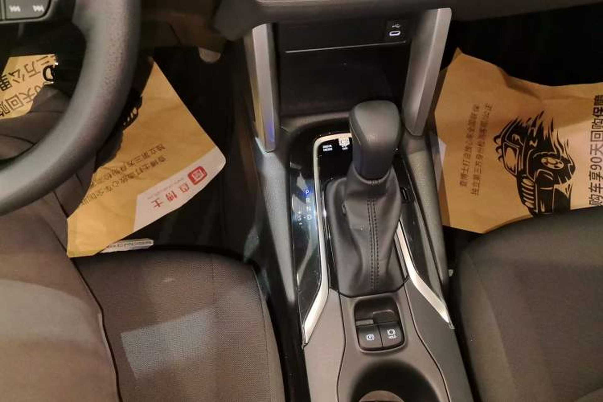 Used Toyota Corolla Cross 2024 2.0L Smart Electric Hybrid Dual-Engine Pioneer Edition Gear Lever