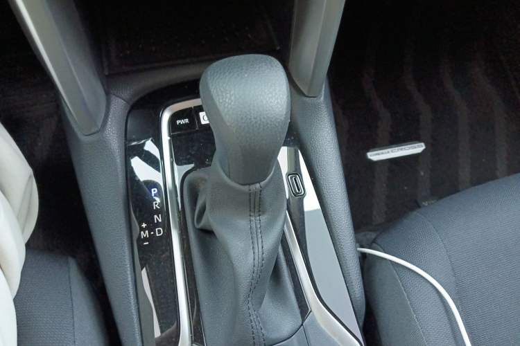 Used Toyota Corolla Cross 2024 2.0L Luxury Edition Gear Lever