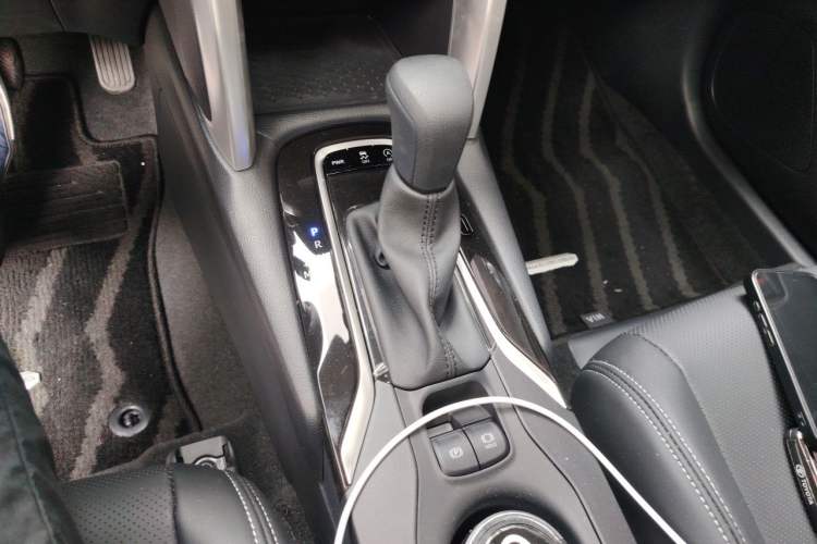 Used Toyota Corolla Cross 2024 2.0L Elite Edition Gear Lever