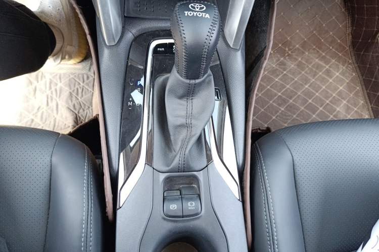 Used Toyota Corolla Cross 2024 2.0L Pioneer Edition Gear Lever