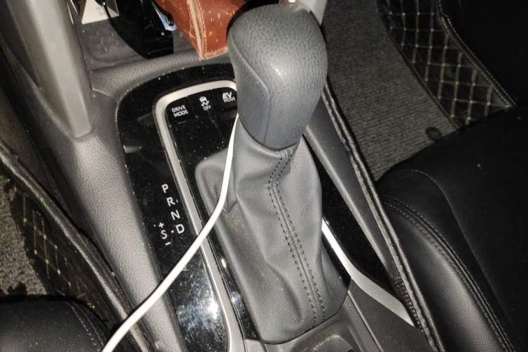 Used Toyota Corolla Cross 2024 2.0L Smart Electric Hybrid Dual-Engine Pioneer Edition Gear Lever