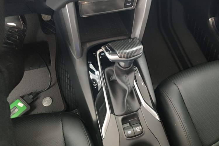 Used Toyota Corolla Cross 2024 2.0L Pioneer Edition Gear Lever