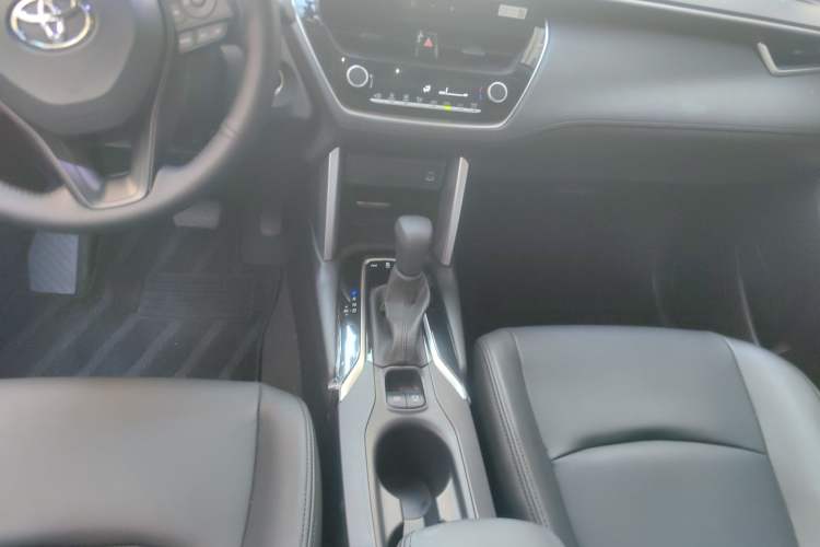 Used Toyota Corolla Cross 2024 2.0L Elite Edition Gear Lever
