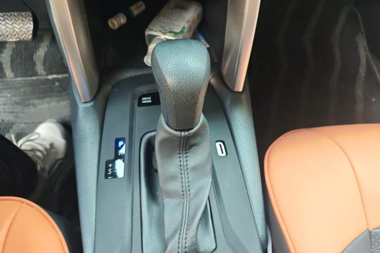 Used Toyota Corolla Cross 2024 2.0L Smart Electric Hybrid Dual-Engine Elite Edition Gear Lever