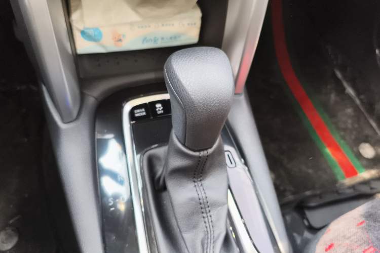 Used Toyota Corolla Cross 2024 2.0L Smart Electric Hybrid Dual-Engine Pioneer Edition Gear Lever