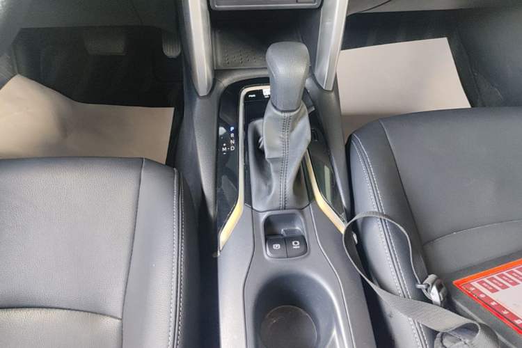 Used Toyota Corolla Cross 2024 2.0L Elite Edition Gear Lever
