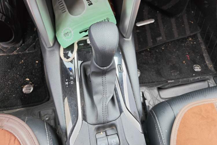 Used Toyota Corolla Cross 2024 2.0L Pioneer Edition Gear Lever
