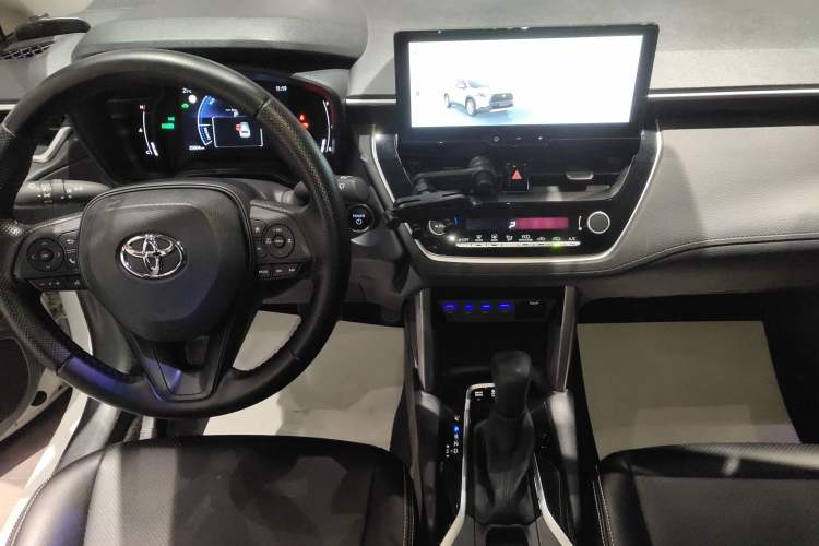 Used Toyota Corolla Cross 2024 2.0L Smart Electric Hybrid Dual-Engine Pioneer Edition Gear Lever