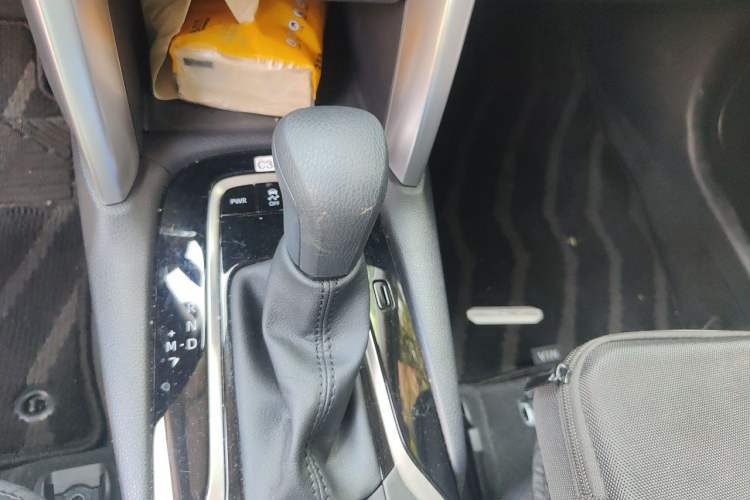Used Toyota Corolla Cross 2024 2.0L Elite Edition Gear Lever
