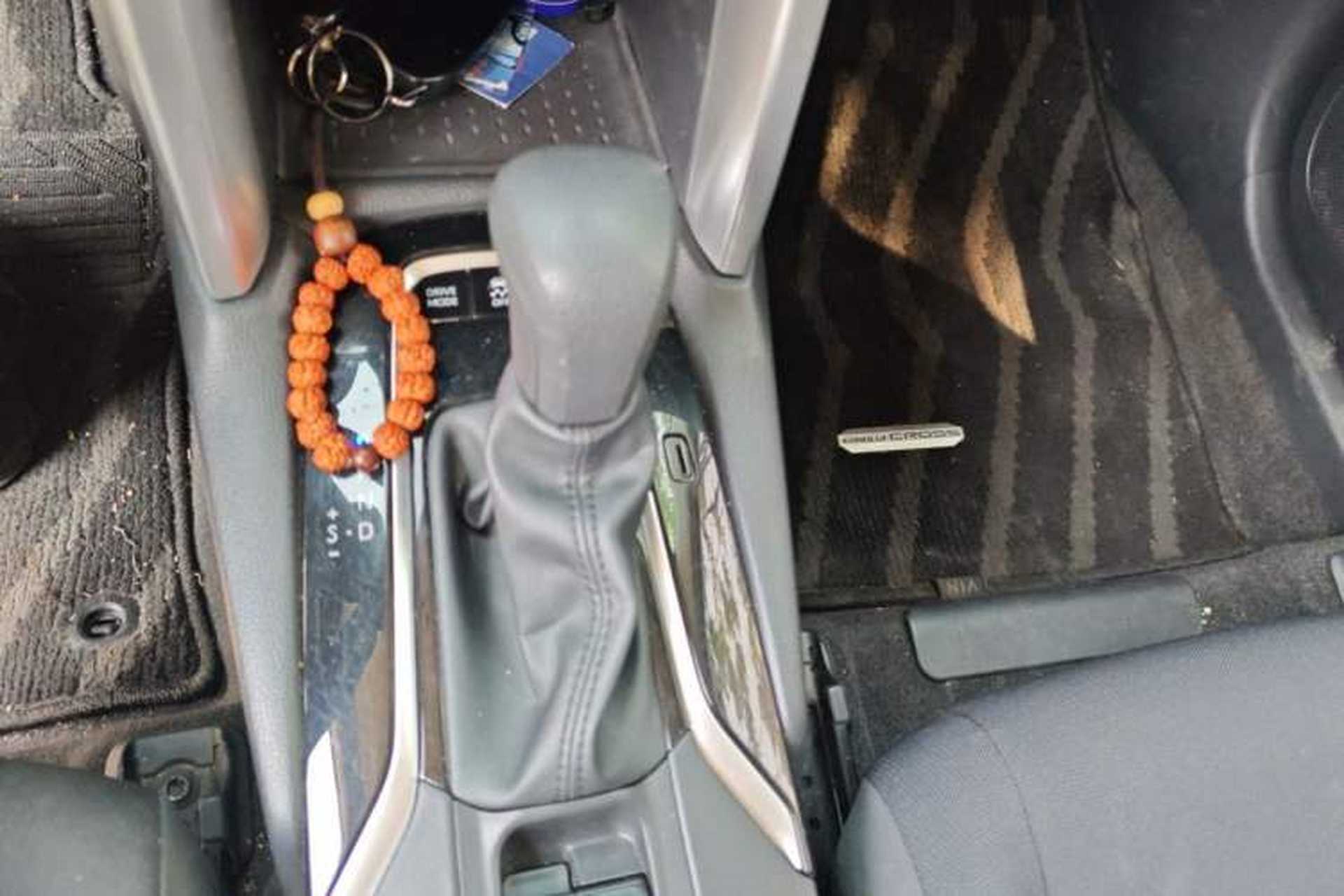 Used Toyota Corolla Cross 2024 2.0L Smart Electric Hybrid Dual-Engine Pioneer Edition Gear Lever
