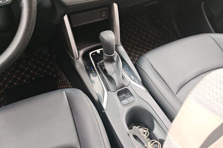 Used Toyota Corolla Cross 2024 2.0L Elite Edition Gear Lever