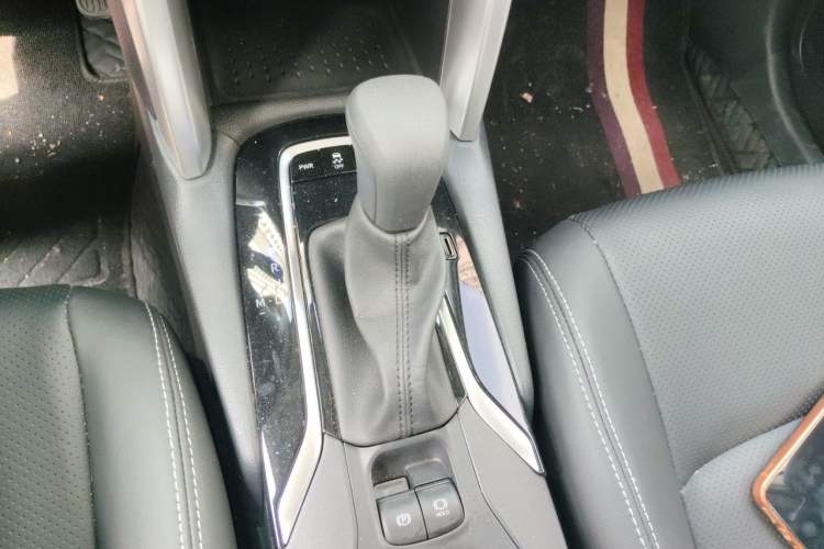 Used Toyota Corolla Cross 2024 2.0L Pioneer Edition Gear Lever