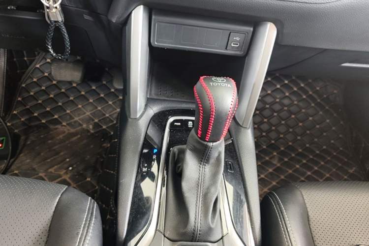 Used Toyota Corolla Cross 2024 2.0L Pioneer Edition Gear Lever