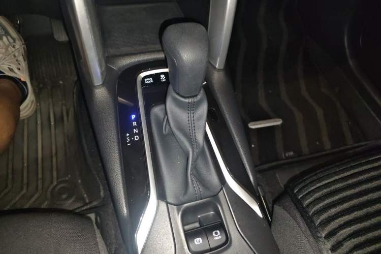 Used Toyota Corolla Cross 2024 2.0L Smart Electric Hybrid Dual-Engine Pioneer Edition Gear Lever