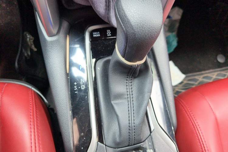 Used Toyota Corolla Cross 2024 2.0L Smart Electric Hybrid Dual-Engine Elite Edition Gear Lever