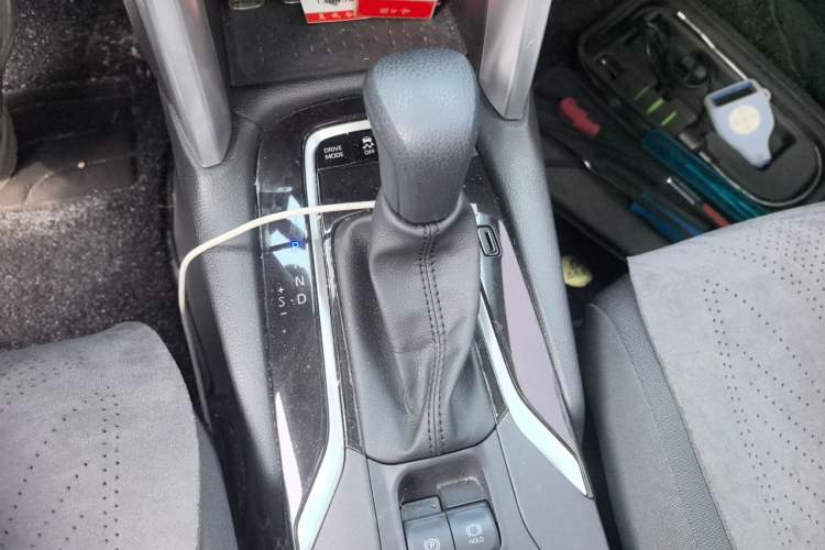 Used Toyota Corolla Cross 2024 2.0L Smart Electric Hybrid Dual-Engine Elite Edition Gear Lever