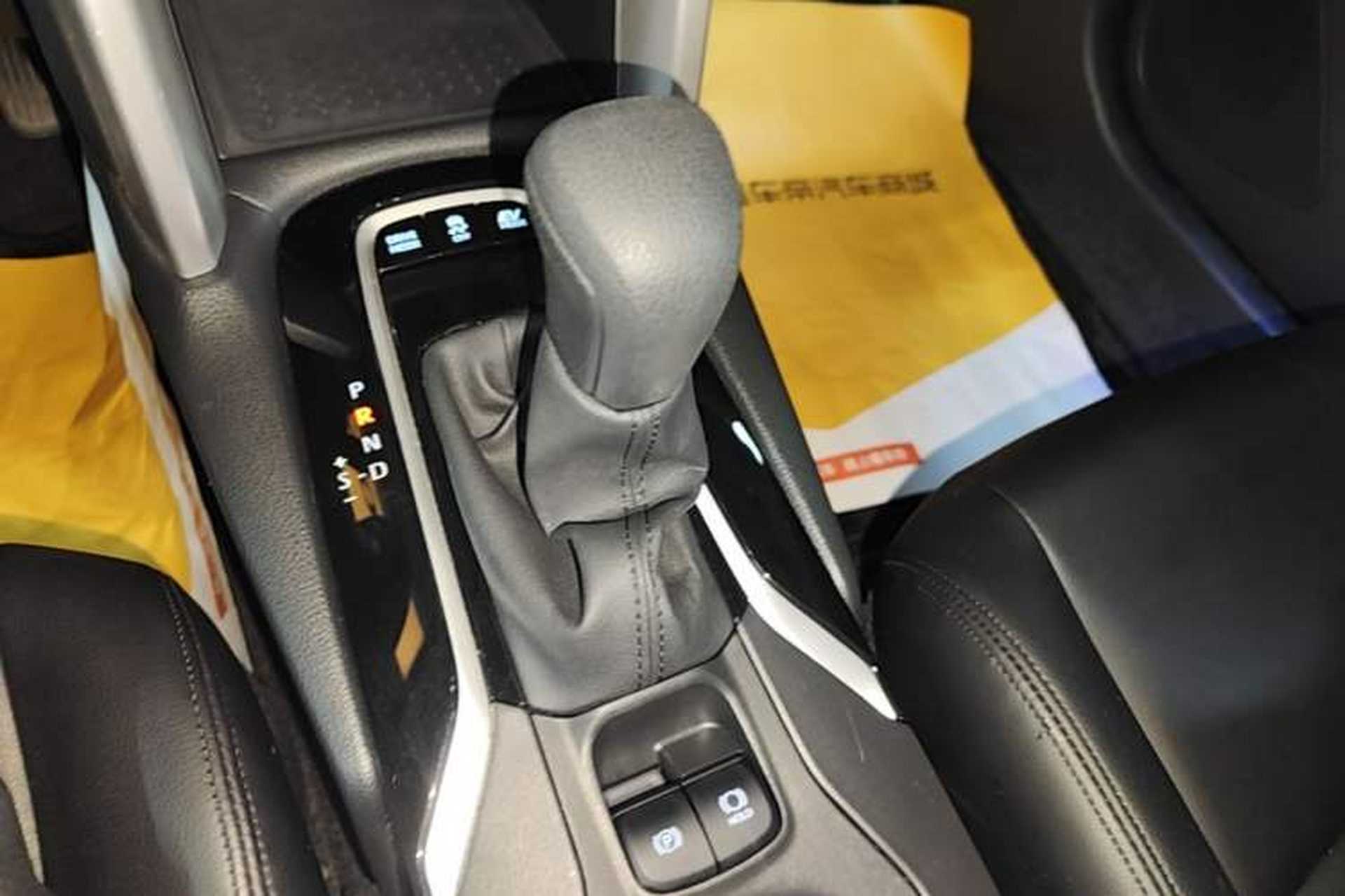 Used Toyota Corolla Cross 2024 2.0L Smart Electric Hybrid Dual-Engine Pioneer Edition Gear Lever