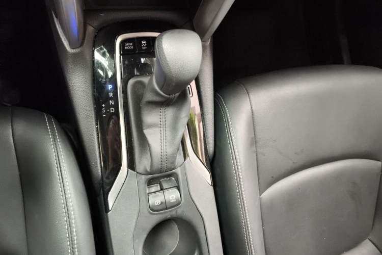 Used Toyota Corolla Cross 2024 2.0L Smart Electric Hybrid Dual-Engine Pioneer Edition Gear Lever