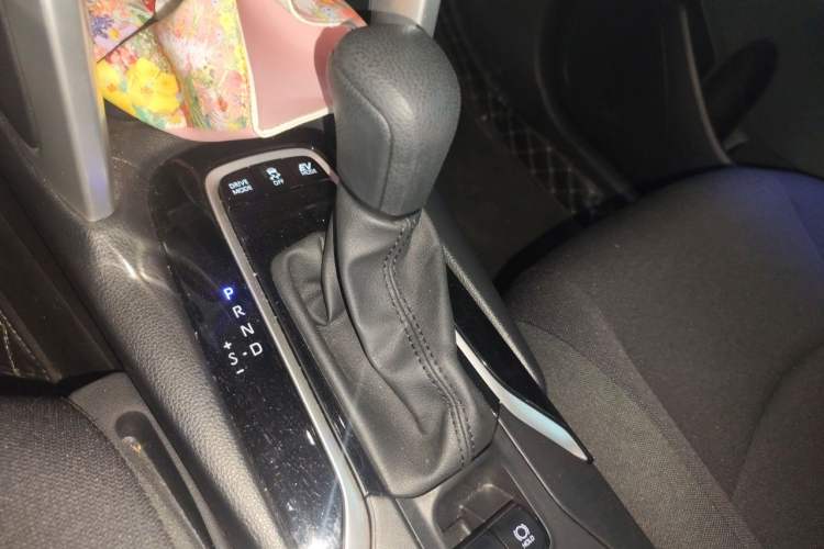 Used Toyota Corolla Cross 2024 2.0L Smart Electric Hybrid Dual-Engine Pioneer Edition Gear Lever