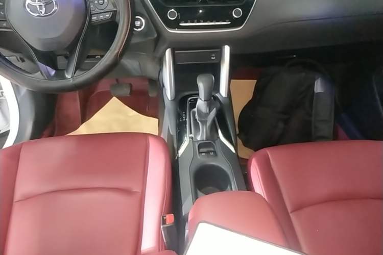 Used Toyota Corolla Cross 2024 2.0L Elite Edition Gear Lever