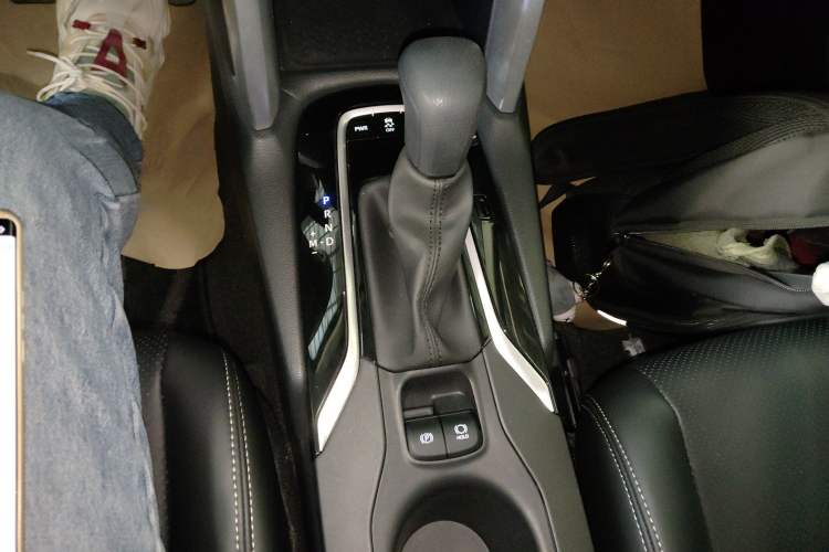 Used Toyota Corolla Cross 2024 2.0L Pioneer Edition Gear Lever