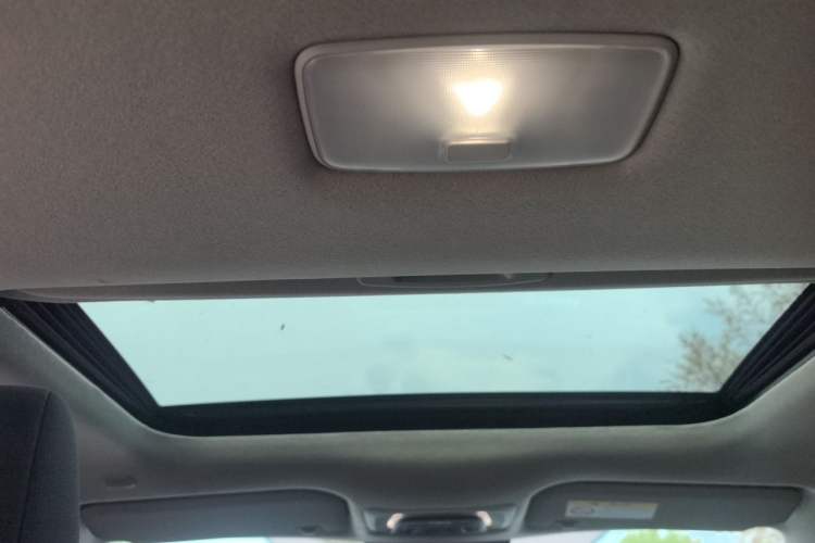 Used Toyota Corolla Cross 2024 2.0L Smart Electric Hybrid Dual-Engine Elite Edition Headliner
