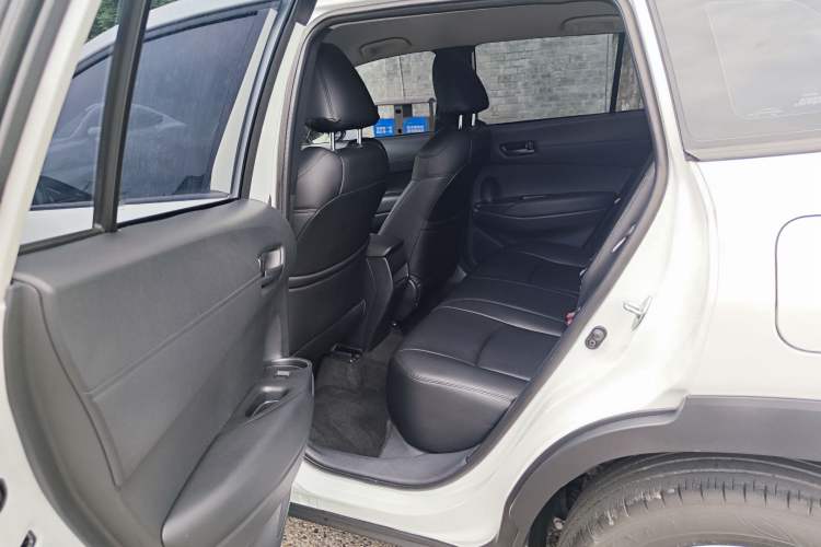 Used Toyota Corolla Cross 2024 2.0L Pioneer Edition Interior 1