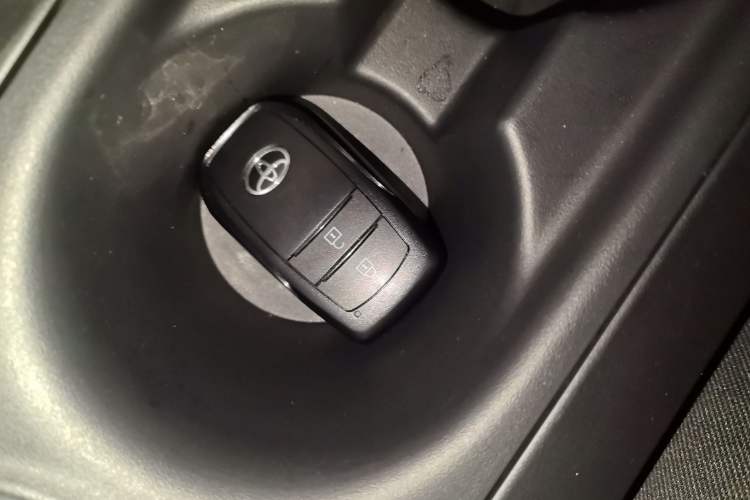 Used Toyota Corolla Cross 2024 2.0L Smart Electric Hybrid Dual-Engine Pioneer Edition Interior 1