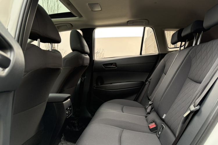 Used Toyota Corolla Cross 2024 2.0L Elite Edition Interior 10