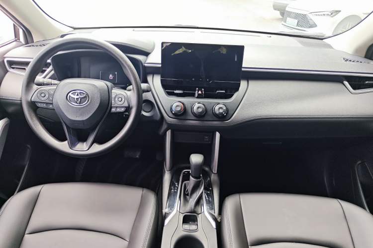 Used Toyota Corolla Cross 2024 2.0L Pioneer Edition Interior 2