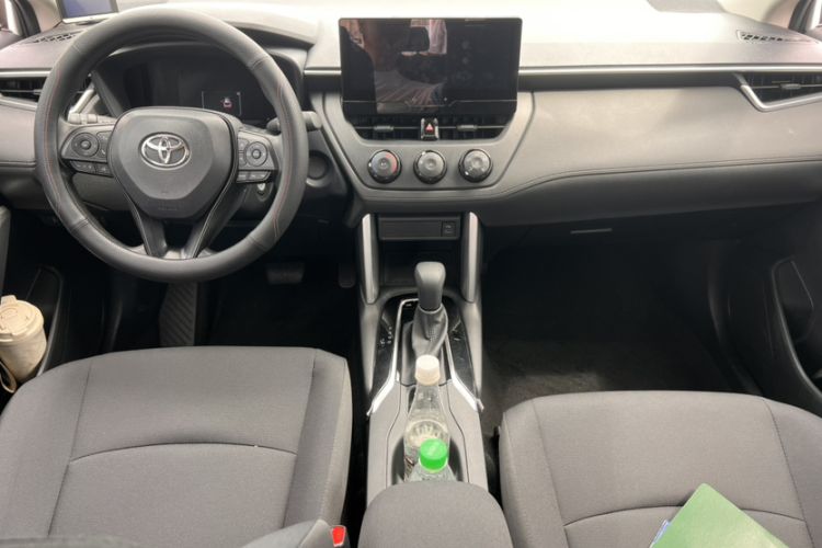 Used Toyota Corolla Cross 2024 2.0L Pioneer Edition Interior 2