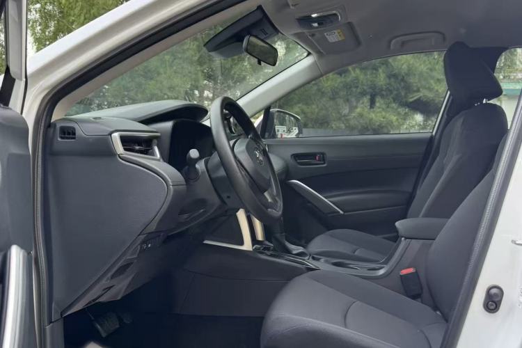 Used Toyota Corolla Cross 2024 2.0L Pioneer Edition Interior 2