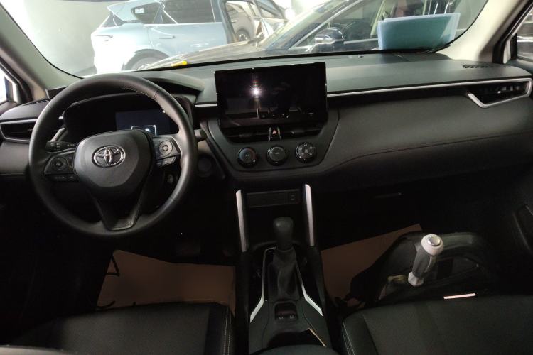 Used Toyota Corolla Cross 2024 2.0L Pioneer Edition Interior 2